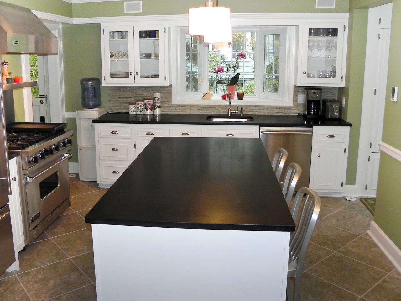Dark Granite Countertops | Kitchen Designs - Choose ...