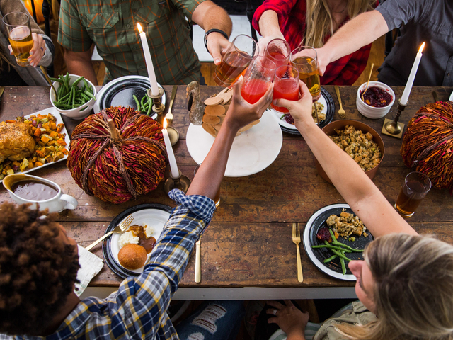 Best Hacks for Hosting a Stress-Free Friendsgiving This Year